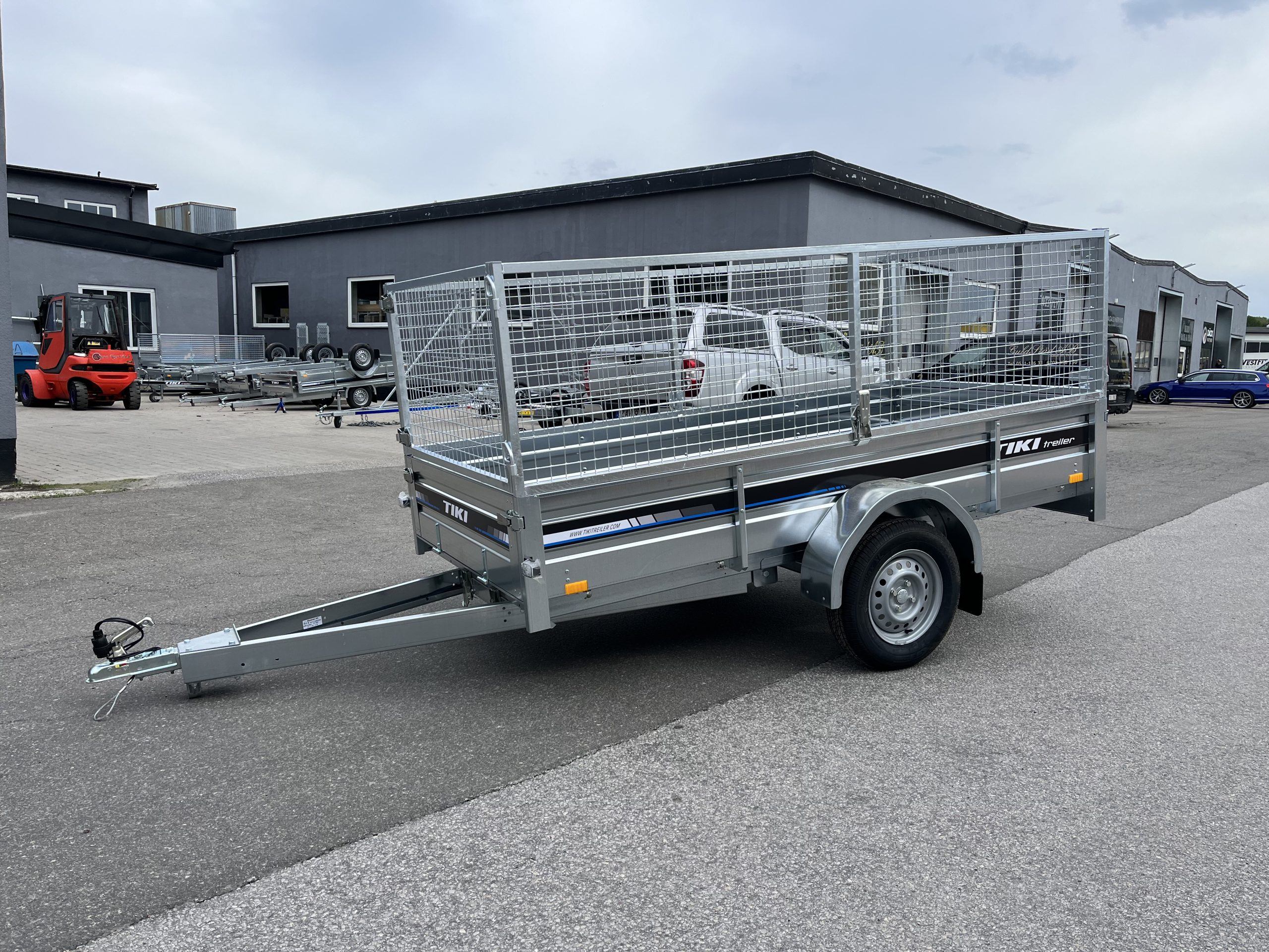 Tiki CS265-R med 70 cm galler – En funktionell släpvagn för ökad lastkapacitet